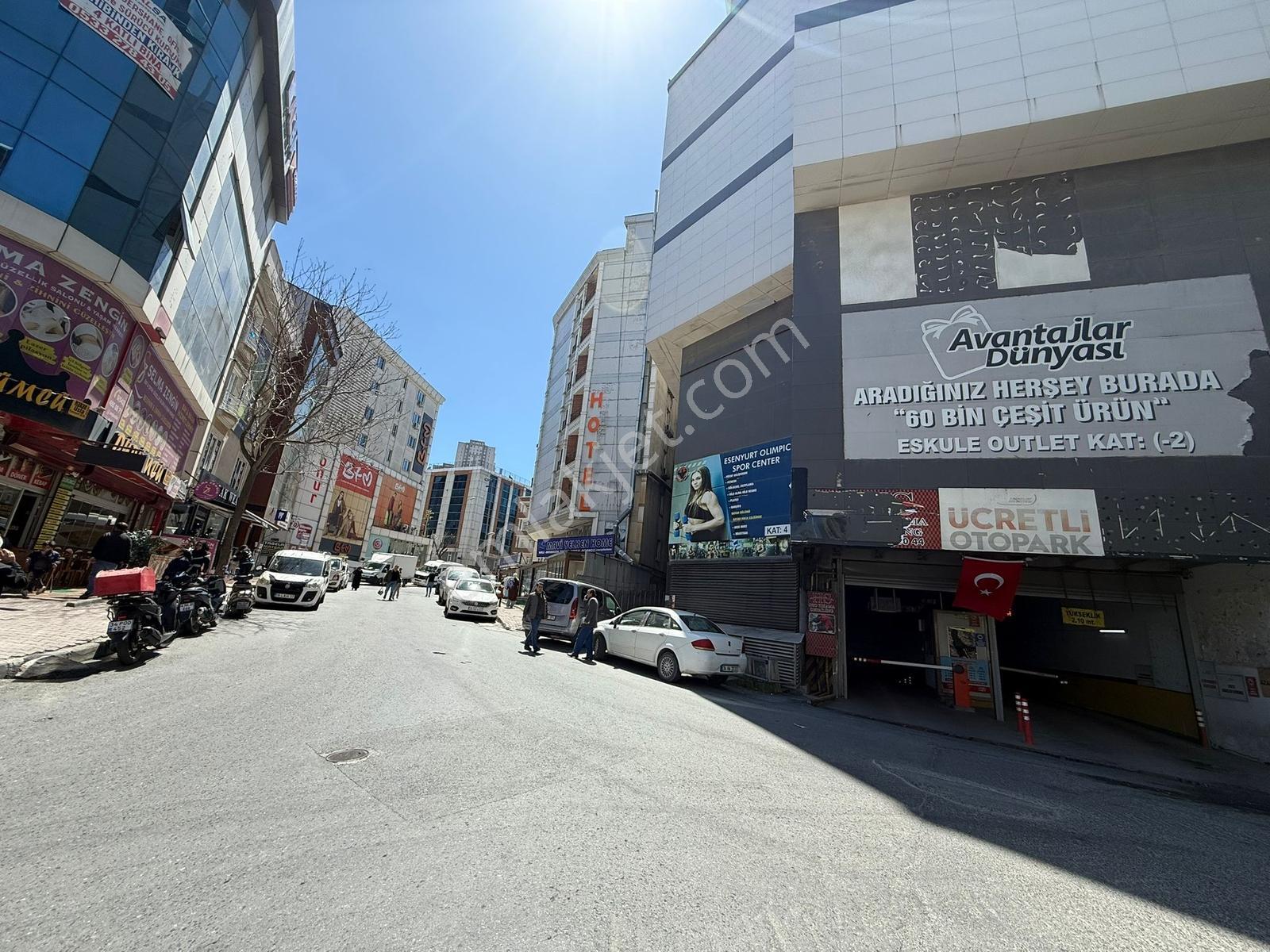 Esenyurt Meydan'da Köşe Başı Boş Masrafsız Devren Kiralık Dükkan - Görsel 12