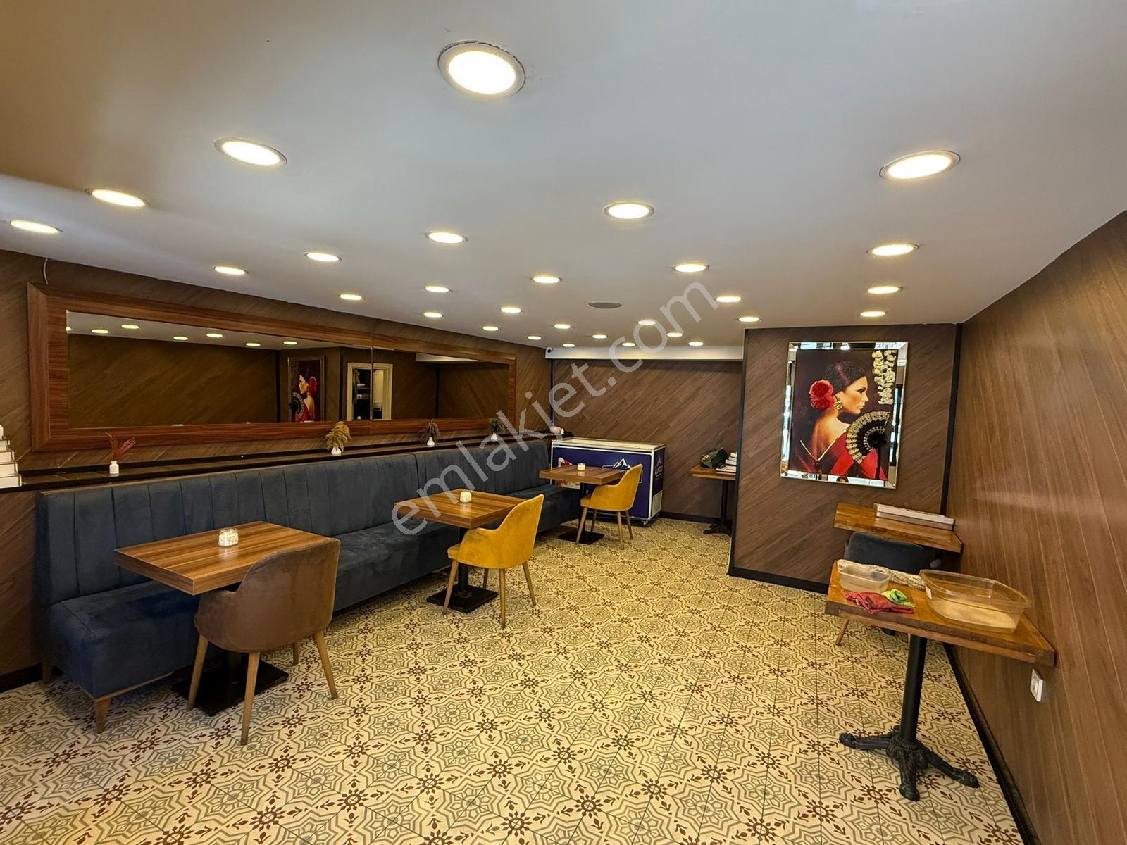 Esenyurt Meydan'da Köşe Başı Boş Masrafsız Devren Kiralık Dükkan - Görsel 9