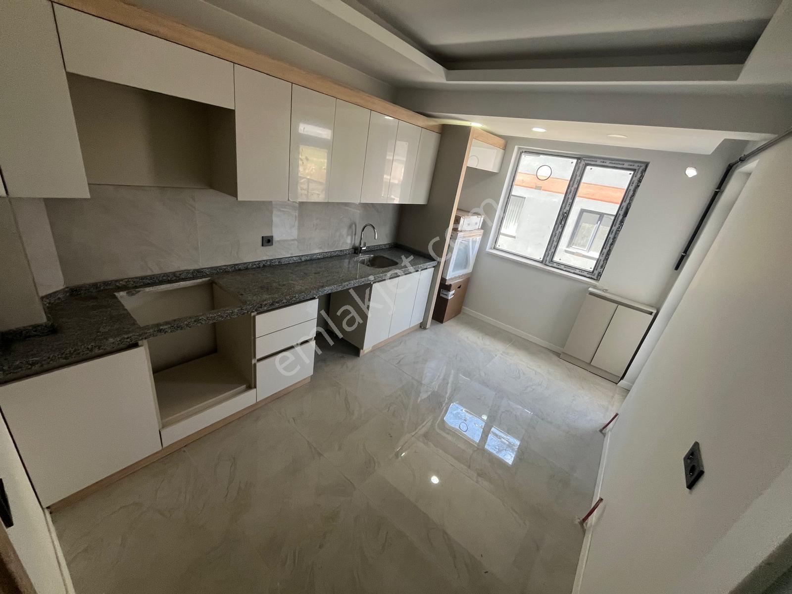 Yenikent Emlak'dan 3+1 Geniş Kullanışlı Çift Balkon Aranılan Dai