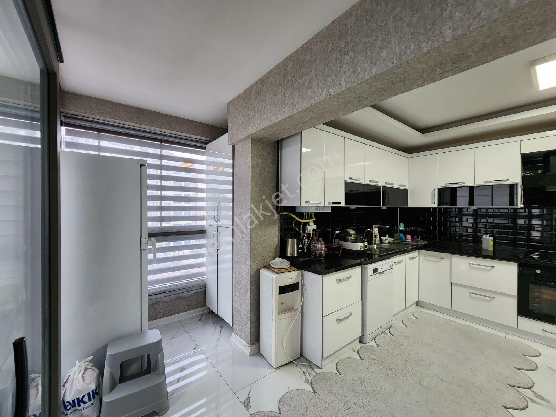 Güler^den Güneşevlerde 2 Bloklu Sitede 8.kat Ful Yapılı Manzaralı Acayip Yapılı Fıstık Gibi 4+1 Dair - Görsel 13