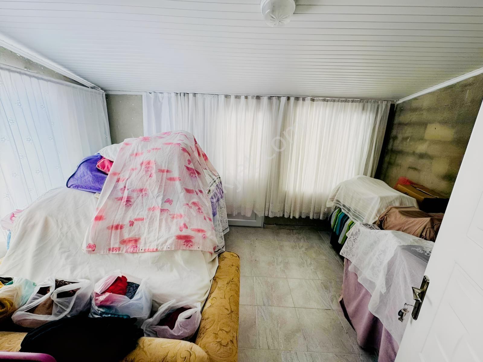 Uygun Fiyata Satılık Geniş Caddeye Cephe Kombi Petek Bağlı Villa - Görsel 9