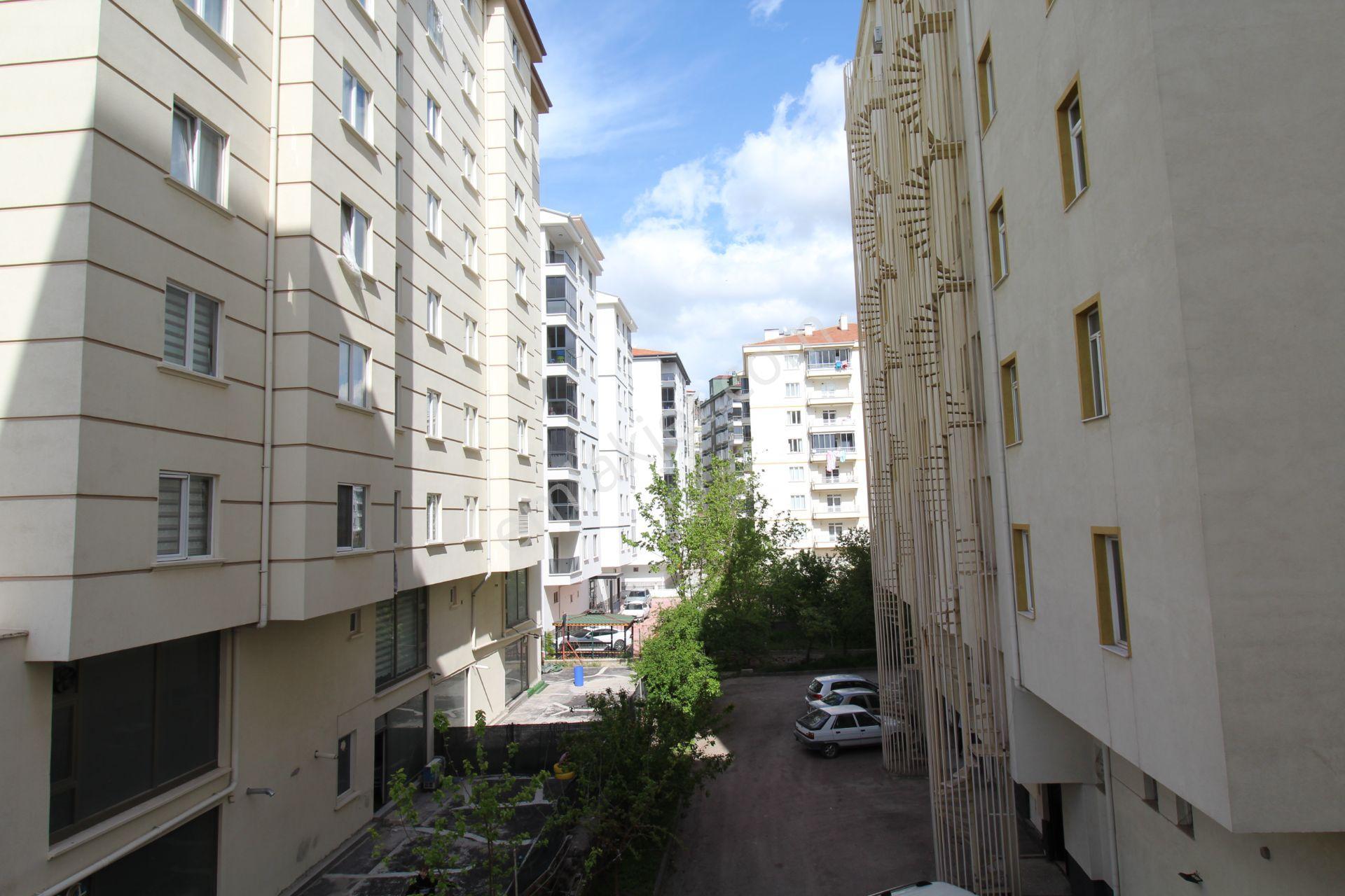 Aksaray Taşpazarda Kafeler Caddesine Komşu Kiralık 1+1 Daire Balkonlu - Görsel 24