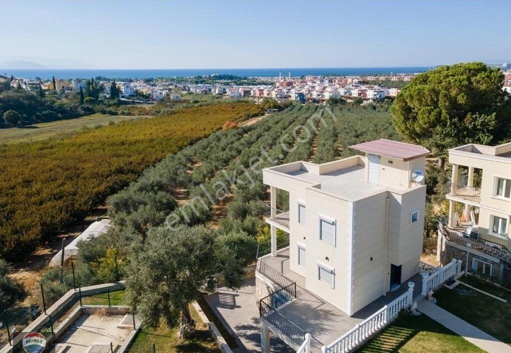 Kuşadası Soğucak Zeytınli Park Evlerı’nde Müstakıl Bahçelı , Denız Manzaralı 4+1 Vılla
