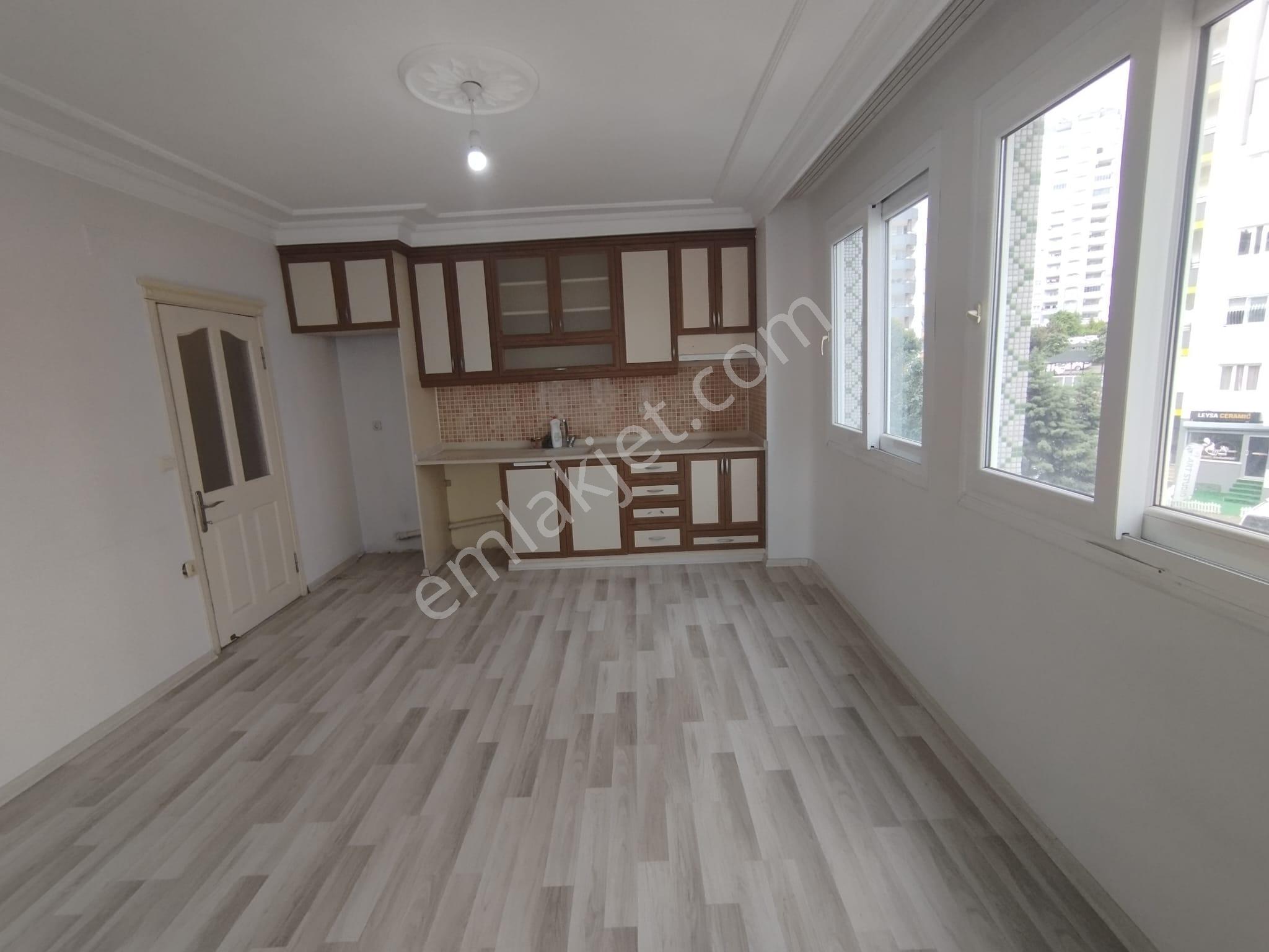 Süleyman Demirel Bulvarında Sitede 4+1 Açık Mutfaklı İdeal Katta Cazip Daire - Görsel 9