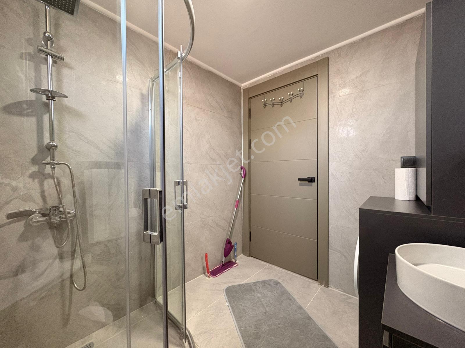 Uğur Kurtulmuş'tan 40'lık Yol Üzerinde Eşyalı Kiralık 1+1 Daire - Görsel 11