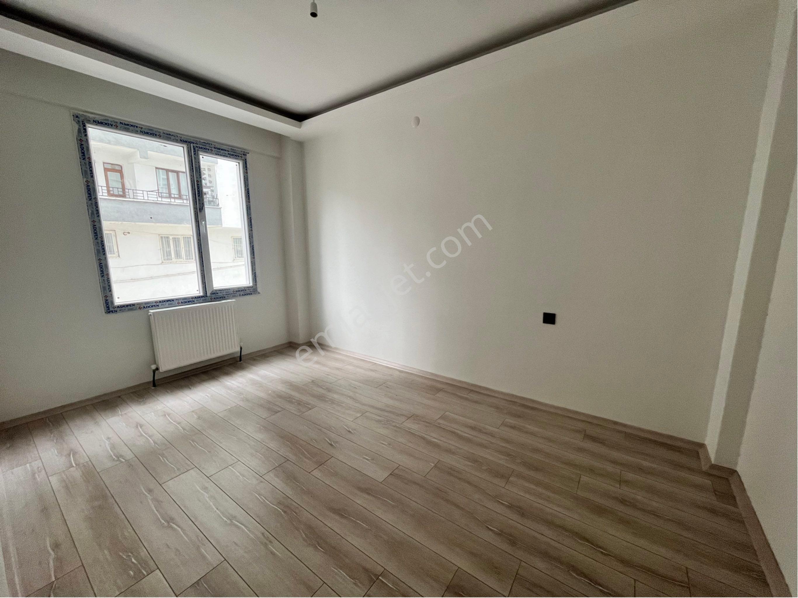 Urfa Yolu Üzeri Ceylan Avm Yanı Acil Satılık 0 2+1