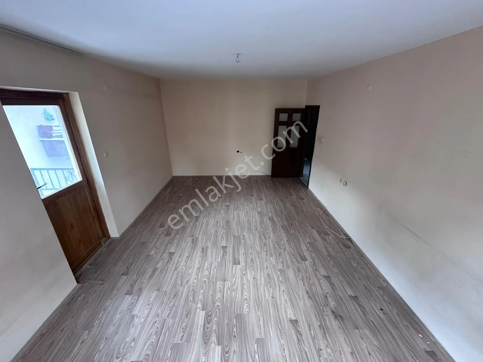 (1232) Keçiörende Cadde Kenarında Orta Kat 3+1 Satılık Daire - Görsel 3