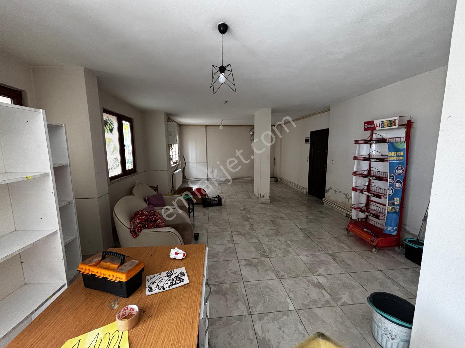 Deha Emlaktan Kiralık Akçaabatta Dükkan - Görsel 8