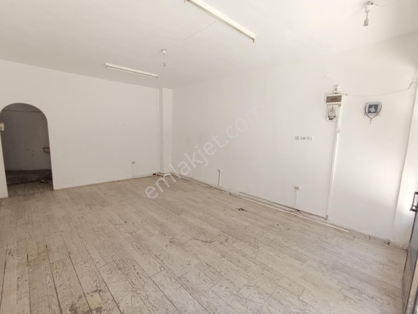 Kuzey Emlak'tan 2. Cadde Üzeri Metroya Yakın 40 M2 Dükkan - Görsel 8
