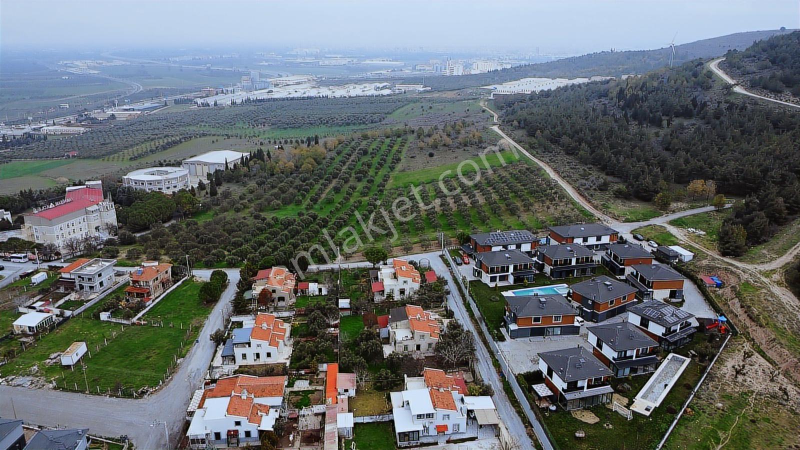 Kayalıoğlunda Bahçeli 457 M2 Villa - Görsel 26