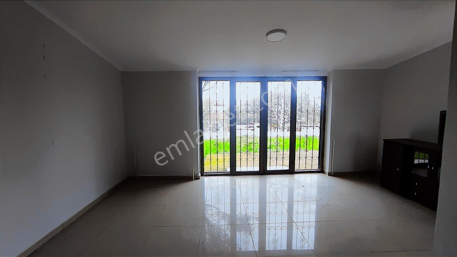 Kayalıoğlunda Bahçeli 457 M2 Villa