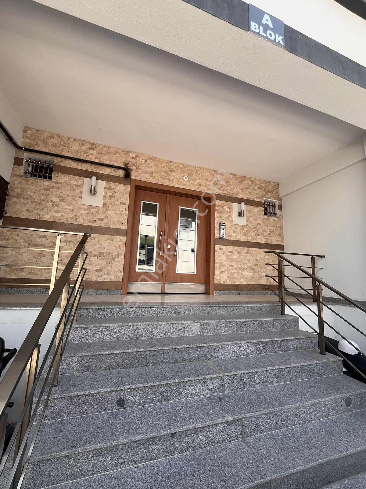 Kaçmazer'den Turan Mahallesinde Eşyalı 5+1 Dubleks Kiralık - Görsel 26