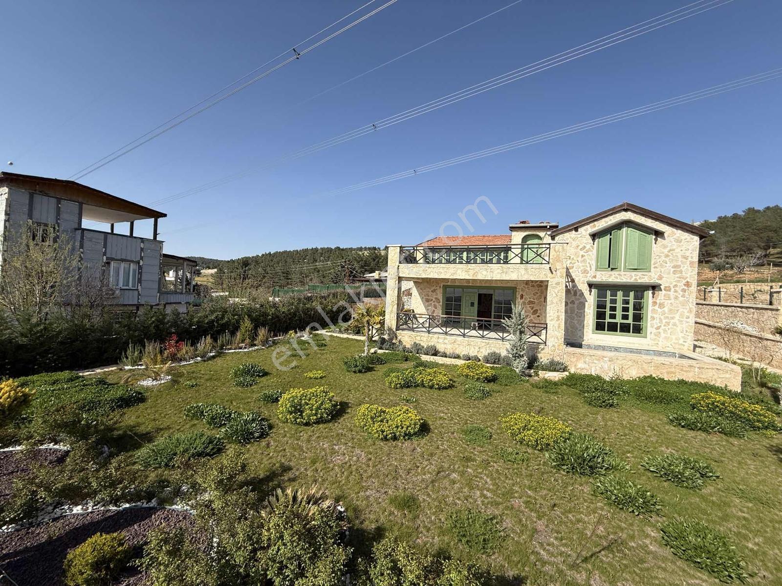 Çırağan Gayrimenkul'den Güllübağ'da Satılık Doğal Taş Villa - Görsel 34