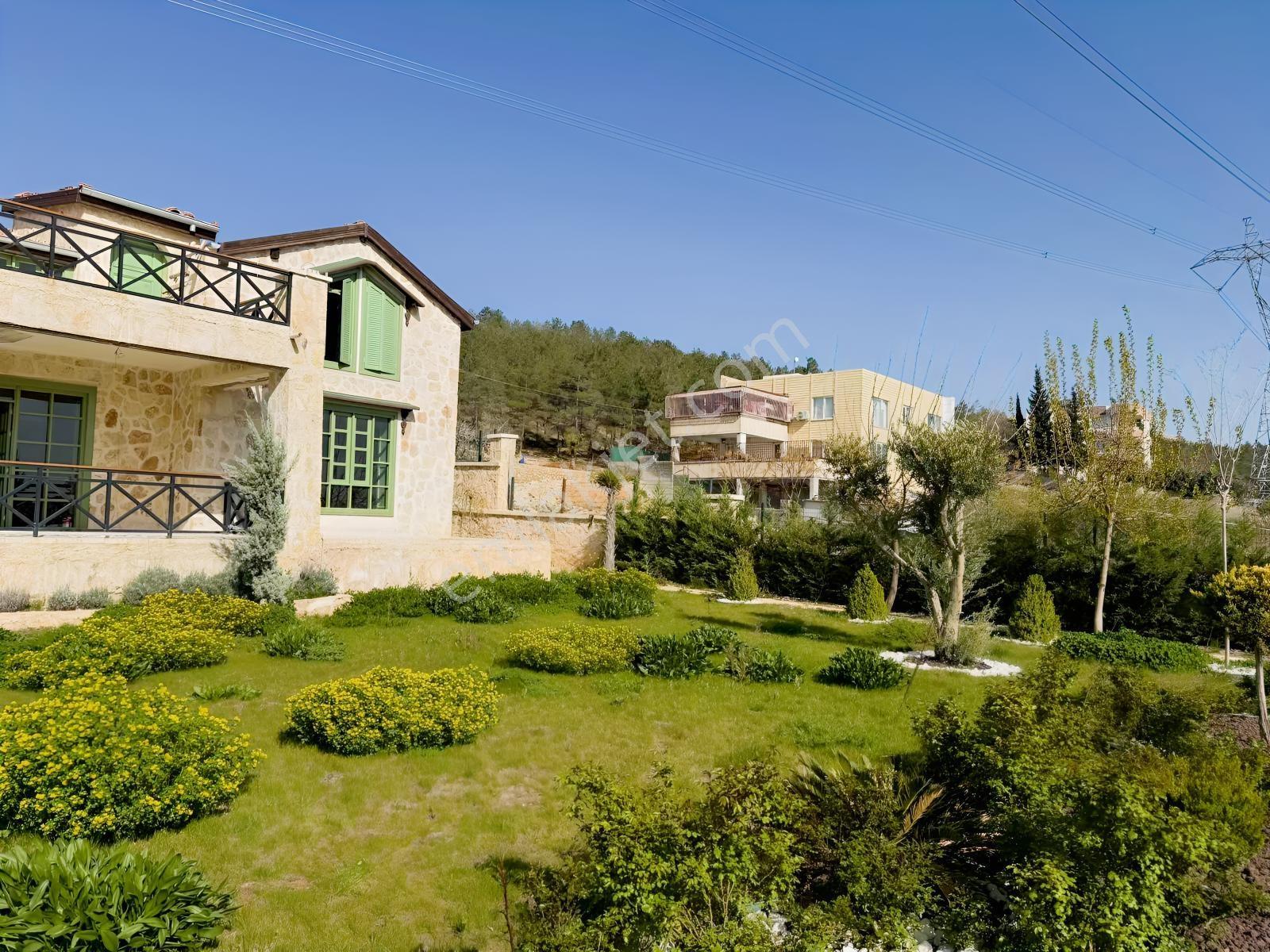 Çırağan Gayrimenkul'den Güllübağ'da Satılık Doğal Taş Villa - Görsel 5