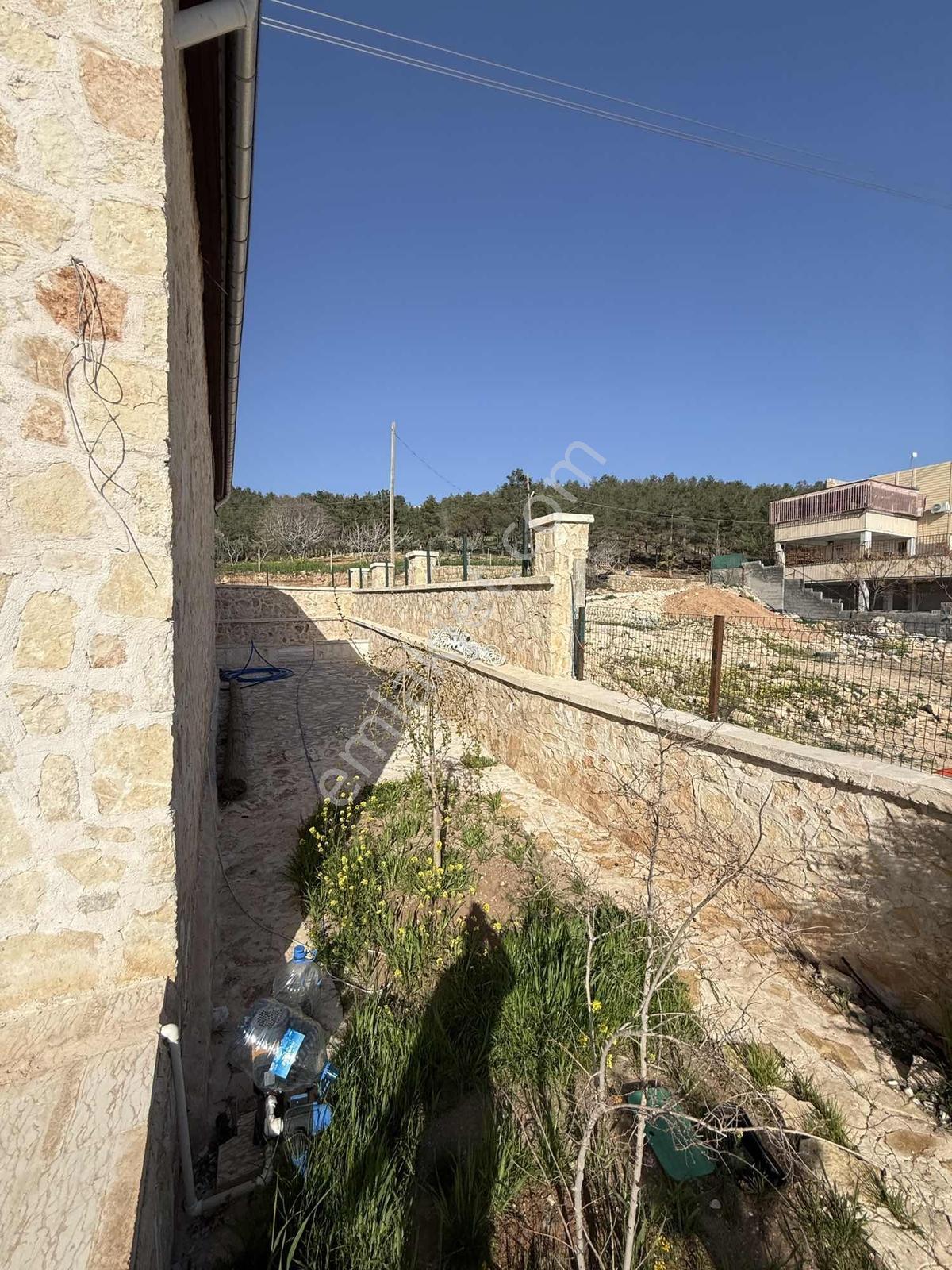 Çırağan Gayrimenkul'den Güllübağ'da Satılık Doğal Taş Villa - Görsel 8