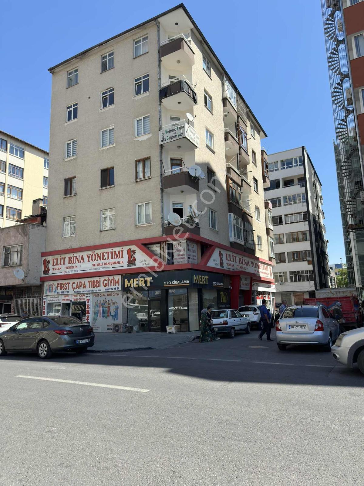 Gevher Nesibe Mah. Çarşı Merkezde Kiralık 3+1 Geniş Daire - Görsel 2