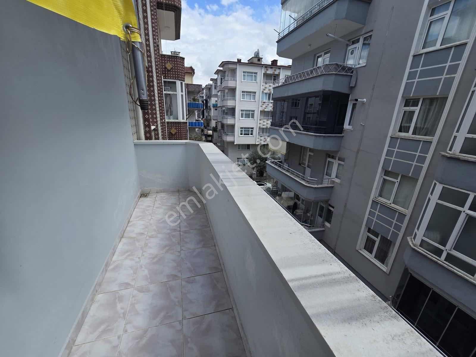 Şükrü Sağlam'dan Ömürevlerin'de Masrafsız Kiralık 3+1 Daire - Görsel 2