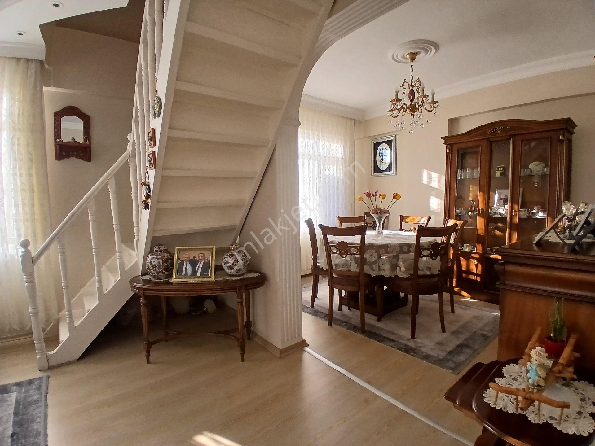 Bahçelievler Basın Sitesi İle İlkyuva Arası Kapalı Teraslı 3+2 140m2 Asansörlü Kredilidubleks Daire - Görsel 5