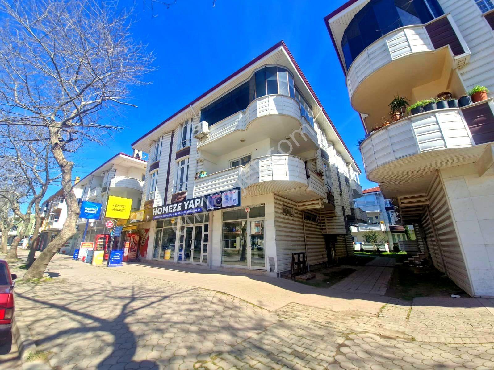 Karasu'da Merkezi Konumda -cadde Üzeri 3+1 Geniş Daire