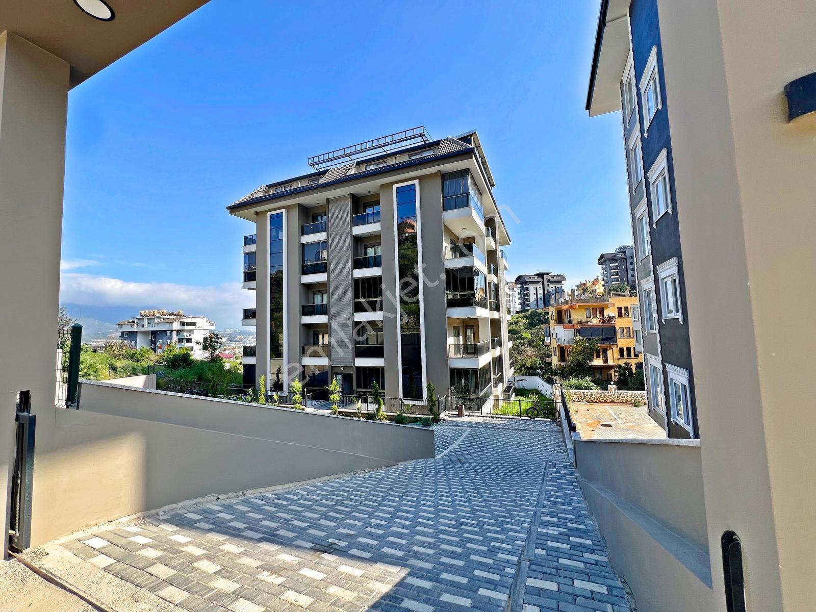 Alanya Çıplaklıda Satılık 4+1 Site İçi Havuzlu Dubleks Daire - Görsel 33