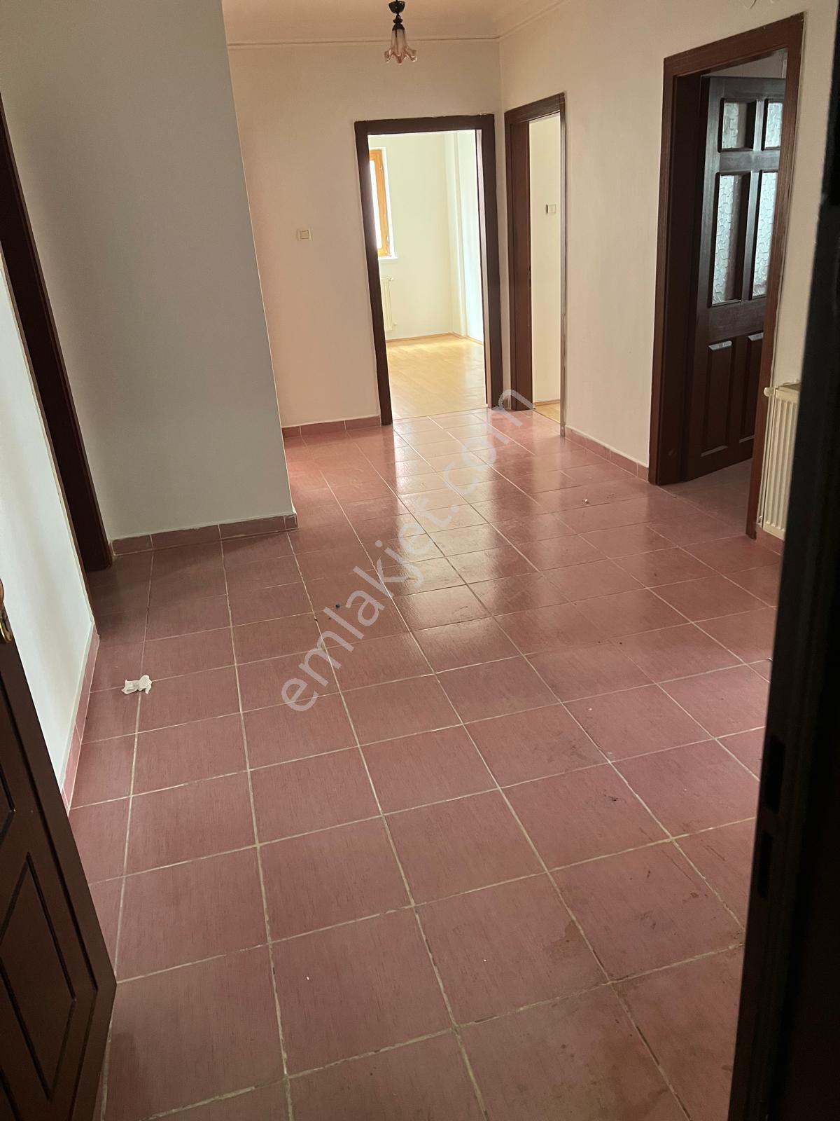 Baltacılar Cadde Üzerinde Kat Konumlu 3+1 Kiralık - Görsel 12