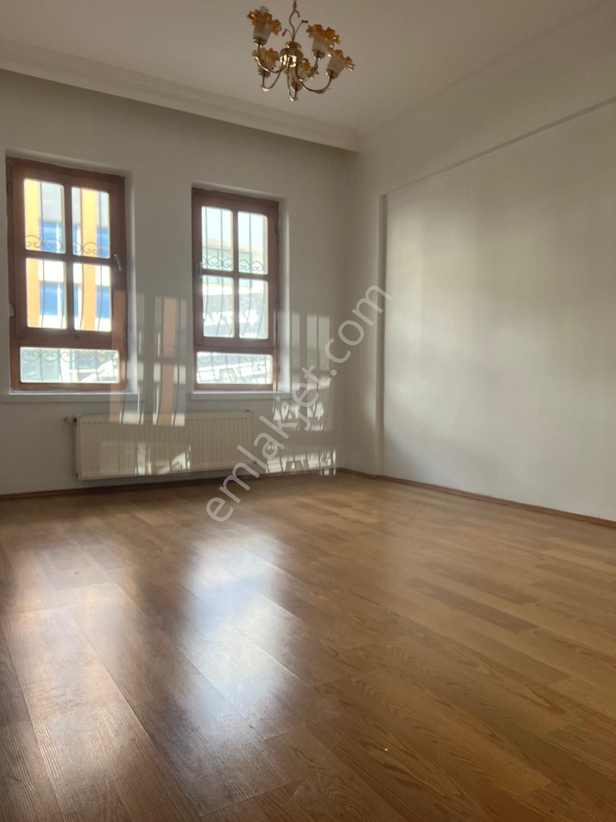 Baltacılar Cadde Üzerinde Kat Konumlu 3+1 Kiralık - Görsel 31