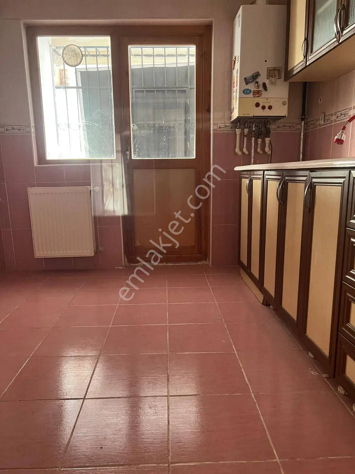 Baltacılar Cadde Üzerinde Kat Konumlu 3+1 Kiralık - Görsel 3