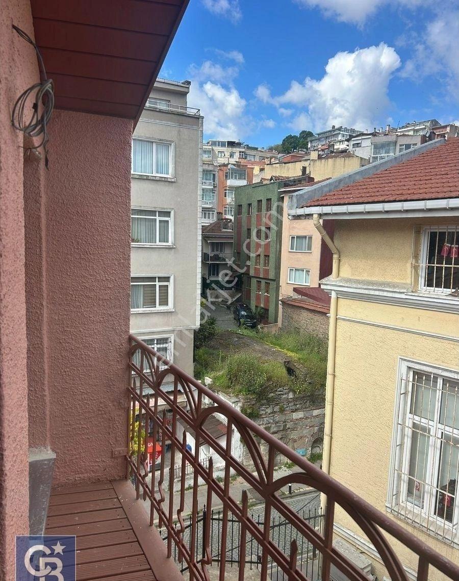 Ortaköyde Yenilenmiş Müstakil Bina | Bahçeli, 2 Girişli, Özgün - Görsel 20