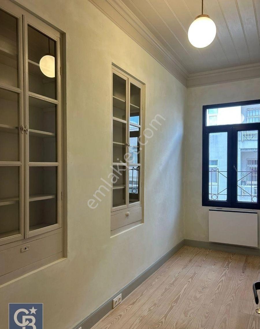 Ortaköyde Yenilenmiş Müstakil Bina | Bahçeli, 2 Girişli, Özgün - Görsel 27