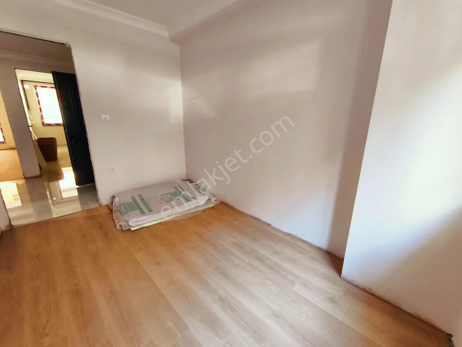 Bulgurlu Metroya 7-8 Dakika Mesafede Teraslı 2+1 Daire - Görsel 24