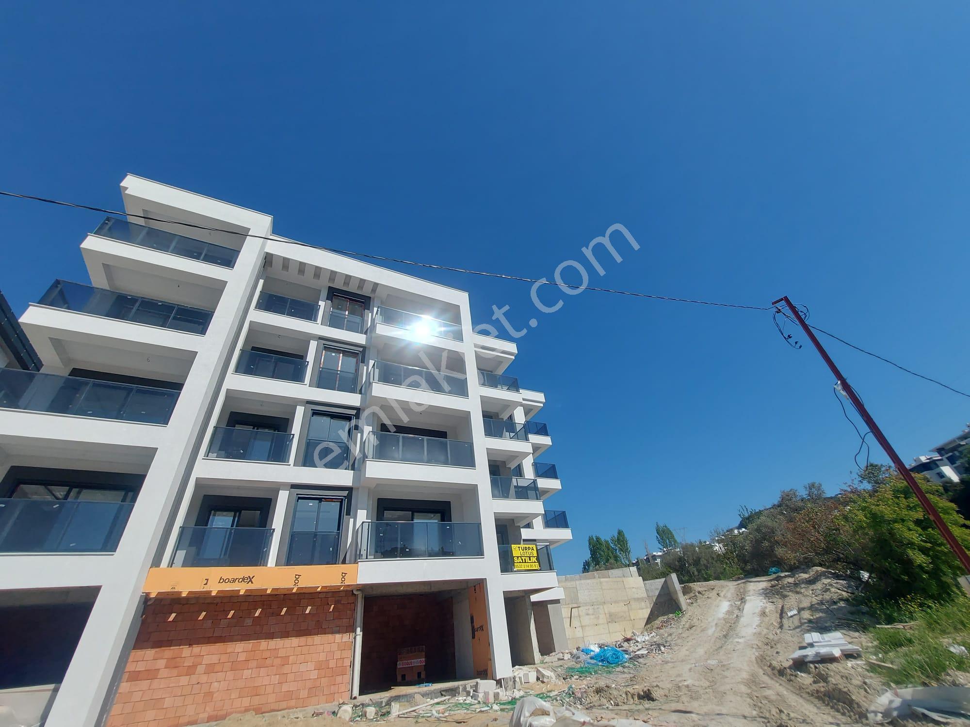 Turpa Lotus'tan Kuşadası Değirmendere'de Havuzlu Site 2+1 Satılık Daire - Görsel 2