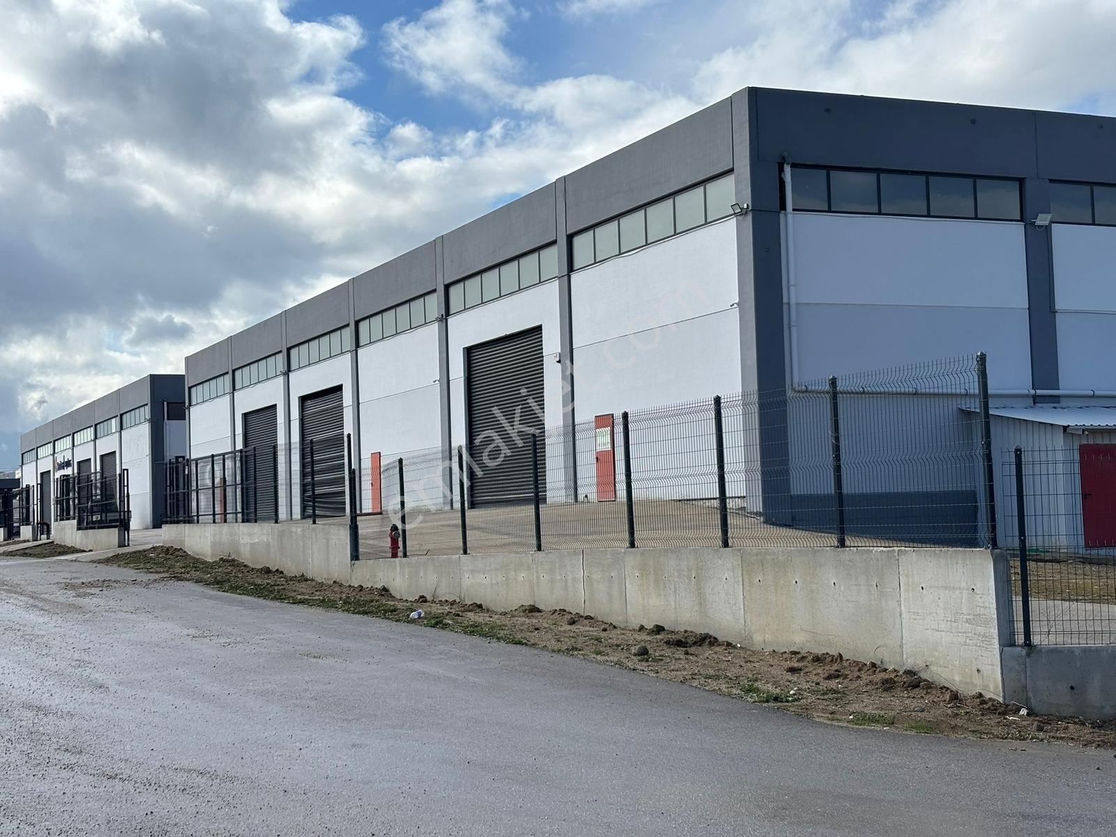 Kaan Bereketler Şubesinden İzmir Asfaltına Cepheli Fabrika Bina - Görsel 28