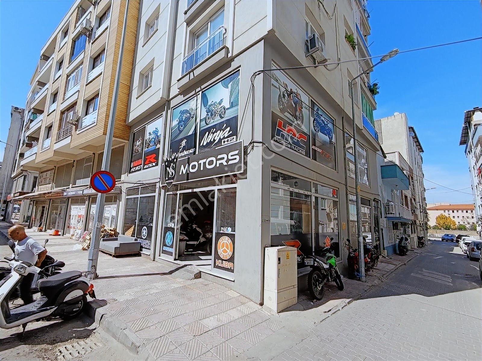 Yeni Mahalle Cadde Üzeri Köşe Dükkan Satılık