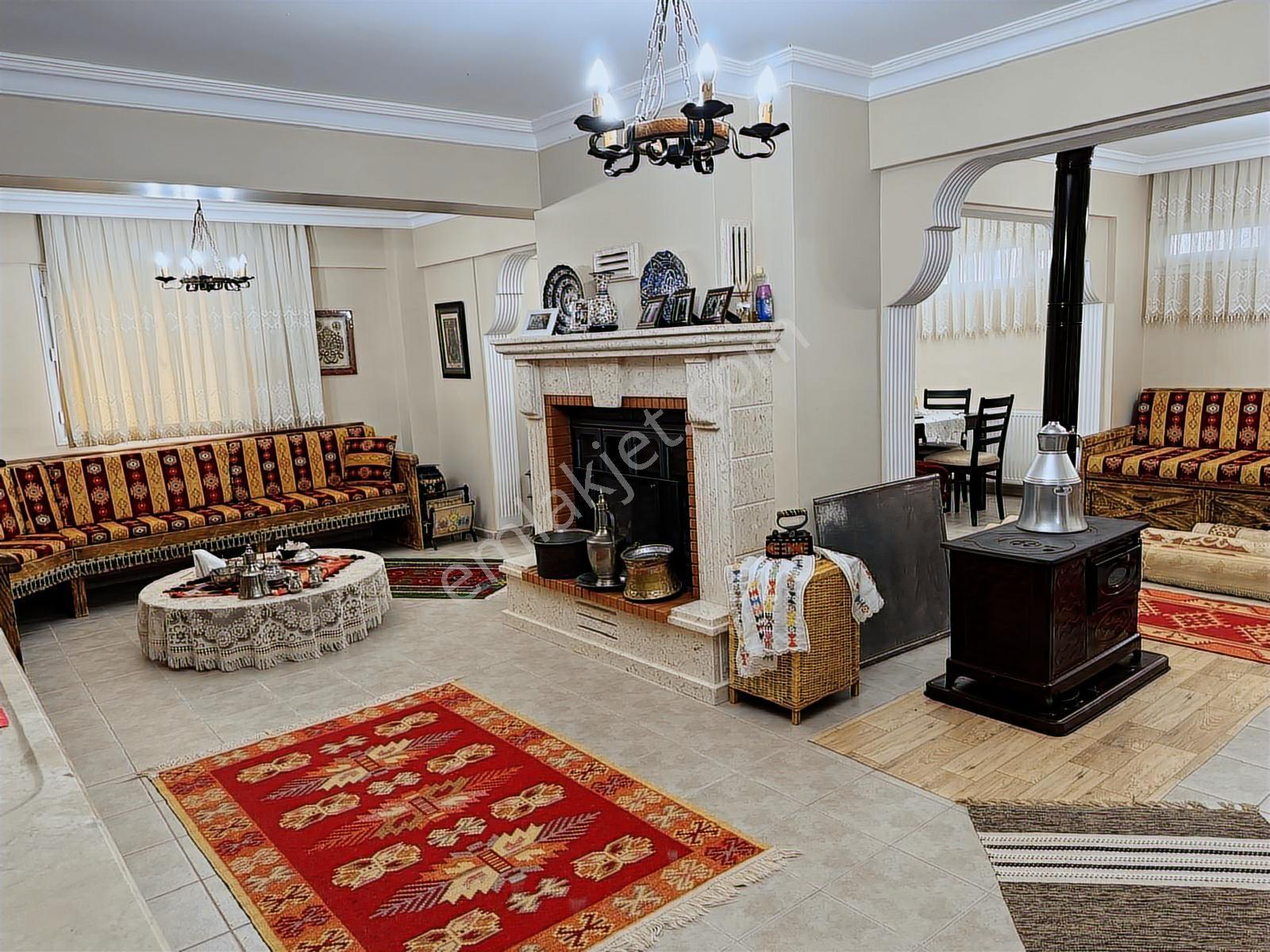 Bornova Yakaköy De Satılık Villa - Takasa Açık - Görsel 14