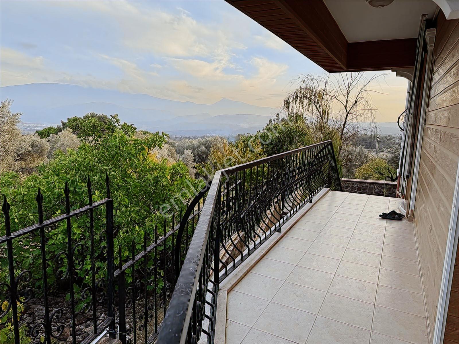 Bornova Yakaköy De Satılık Villa - Takasa Açık - Görsel 2