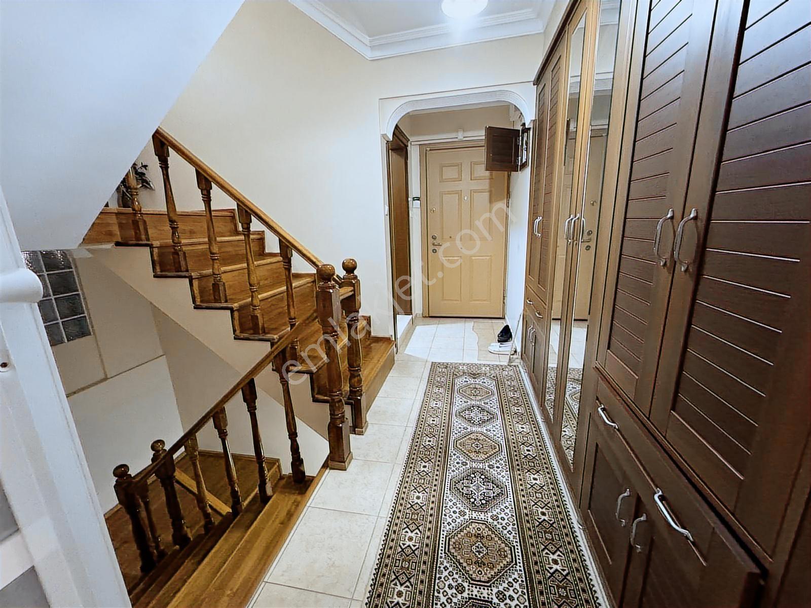 Bornova Yakaköy De Satılık Villa - Takasa Açık - Görsel 23