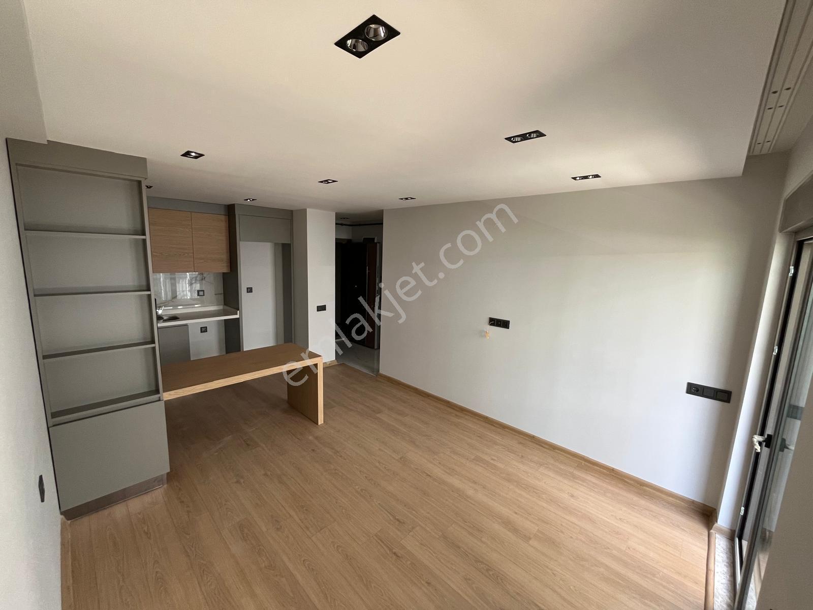 Çaybaşı Mah B.onat Caddesi Yakını Yerden Isıtmalı Lüks 1+1 - Görsel 31