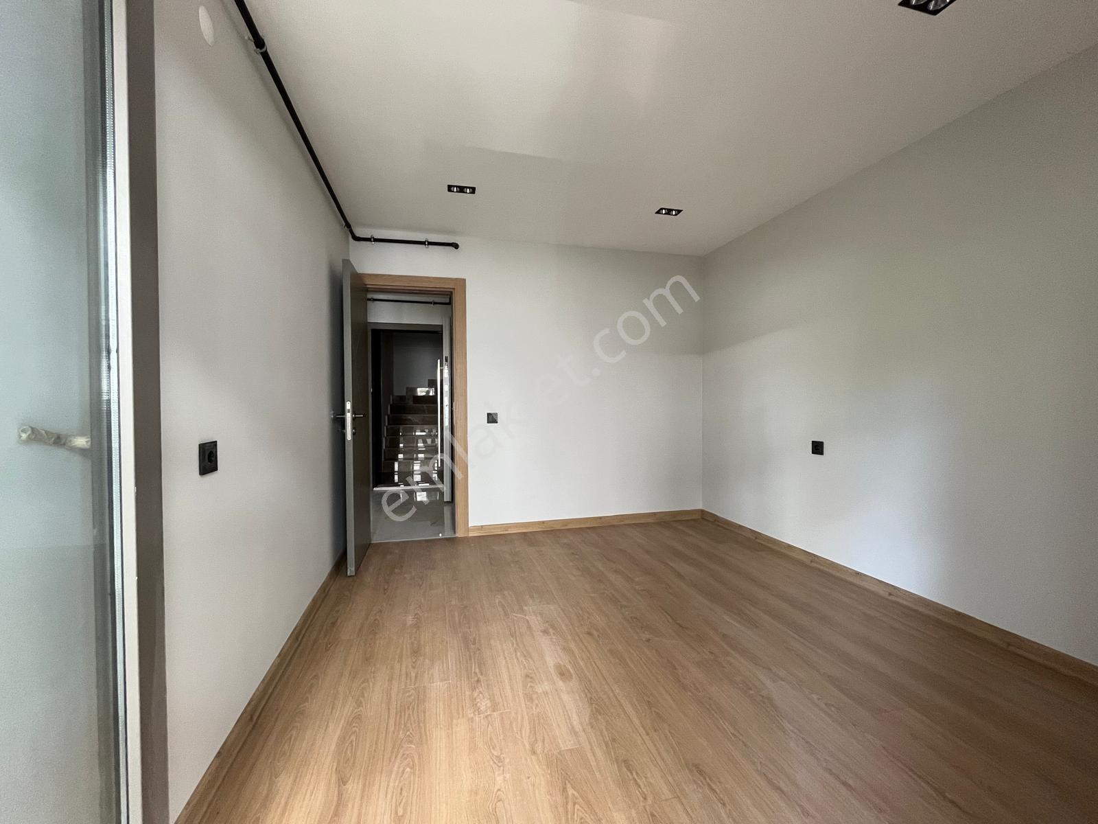 Çaybaşı Mah B.onat Caddesi Yakını Yerden Isıtmalı Lüks 1+1 - Görsel 22