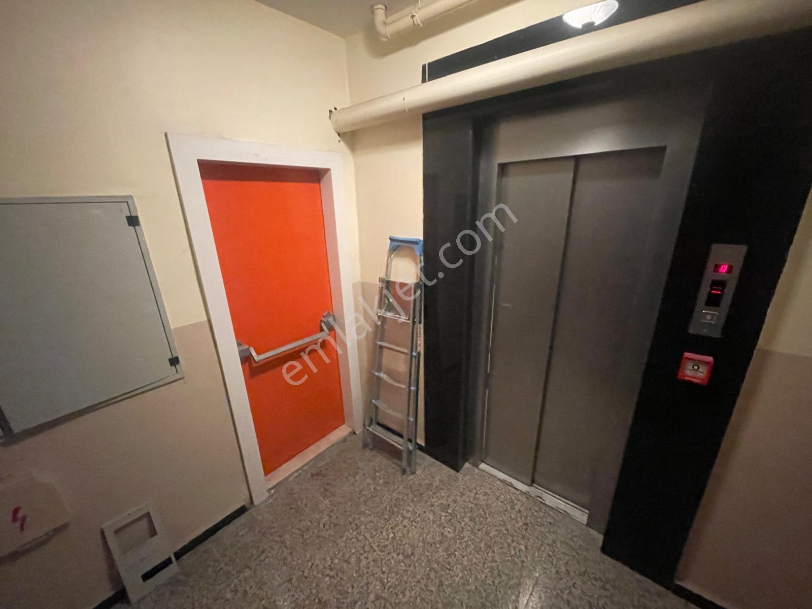 Marmara Mah. Merkezinde Yeni Binada Güney Batı Cepheli Arakat - Görsel 27