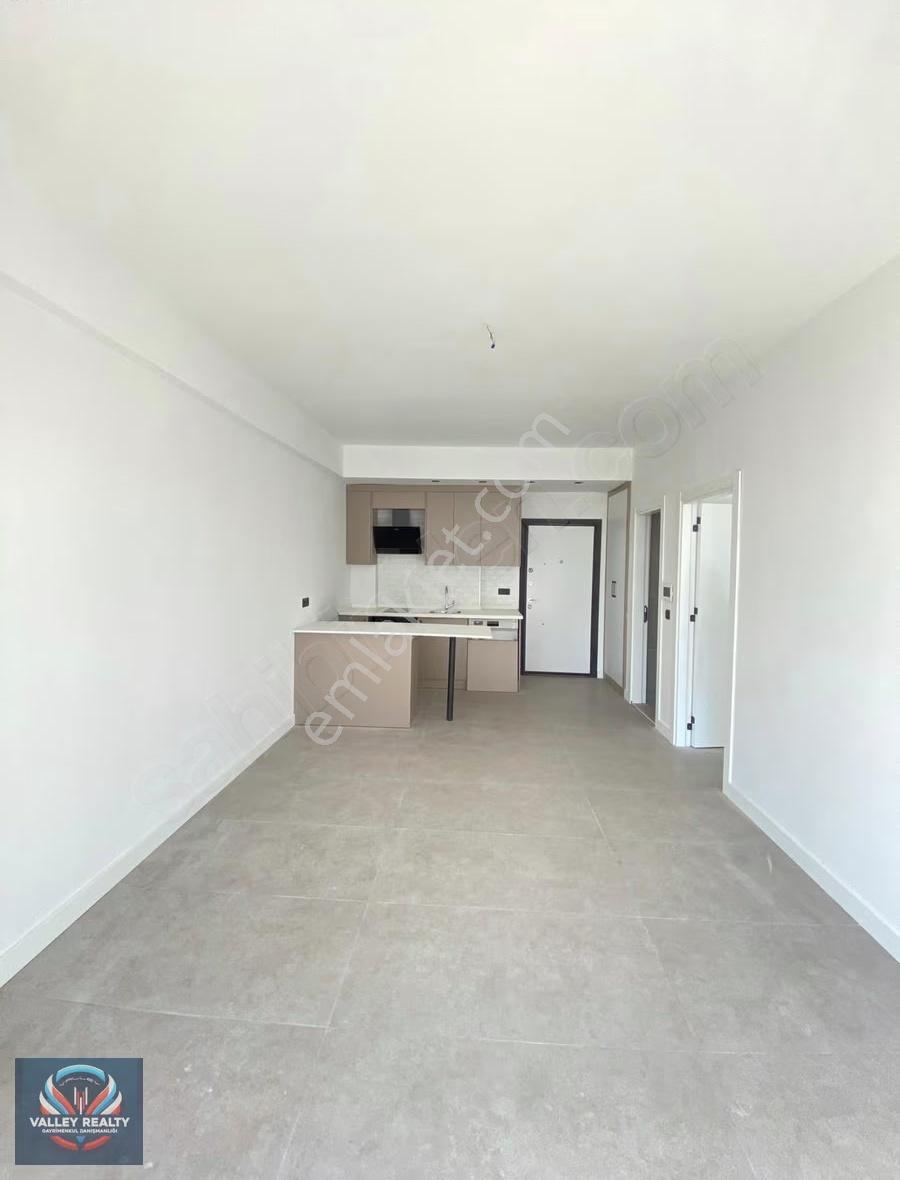 Valley'den Alipaşa Mah. Havuzlu Sitede 1+1 Lüks Satılık Daire! - Görsel 13