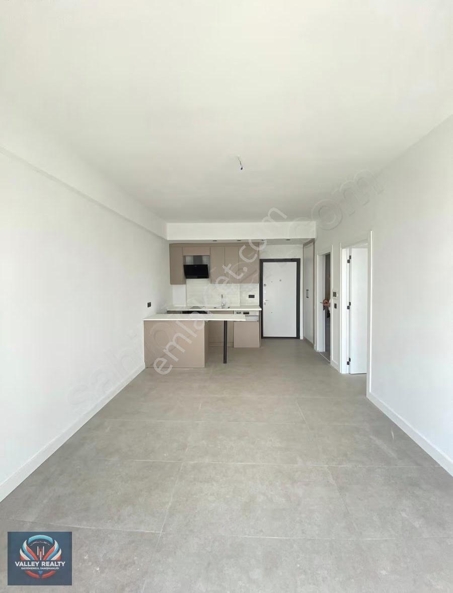 Valley'den Alipaşa Mah. Havuzlu Sitede 1+1 Lüks Satılık Daire! - Görsel 17