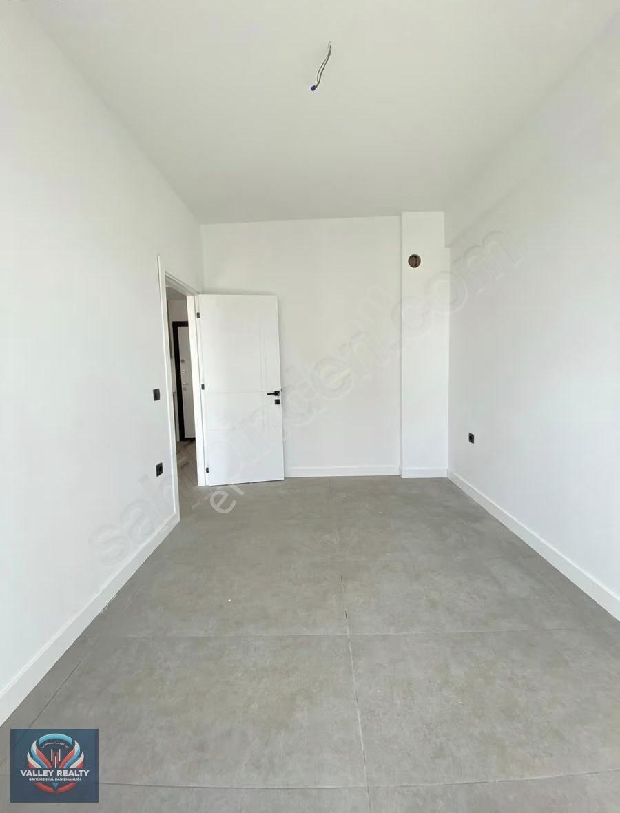 Valley'den Alipaşa Mah. Havuzlu Sitede 1+1 Lüks Satılık Daire! - Görsel 6