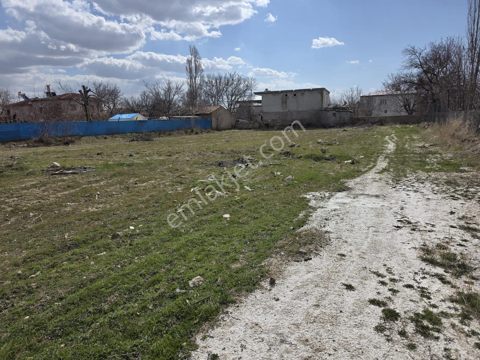 Sazlıca Aşağı Mahallede Satılık 600 M2 Arsa Cm Emlaktan - Görsel 4
