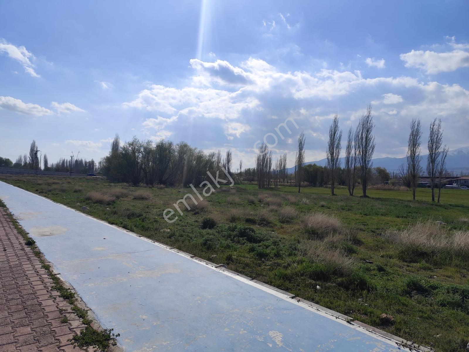 Cm Emlak Selçuk Mah Mükemmel Konumda 1336 M2 Arazi - Görsel 8