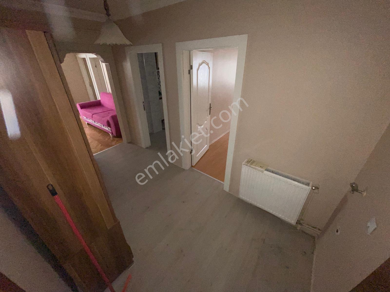 Vatan'da Anavatan Cadde Üzeri 3+1 Giriş Kat Temiz Kiralık Daire - Görsel 8