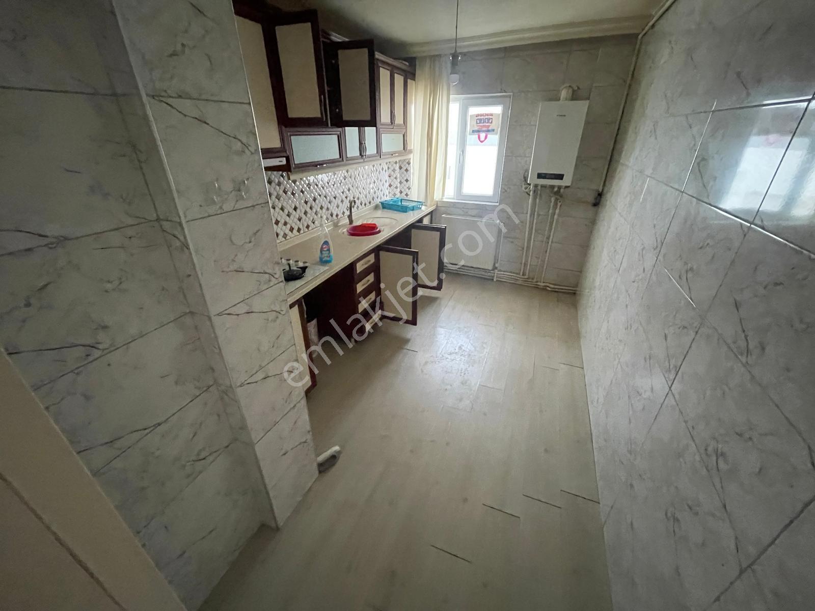 Vatan'da Anavatan Cadde Üzeri 3+1 Giriş Kat Temiz Kiralık Daire - Görsel 18