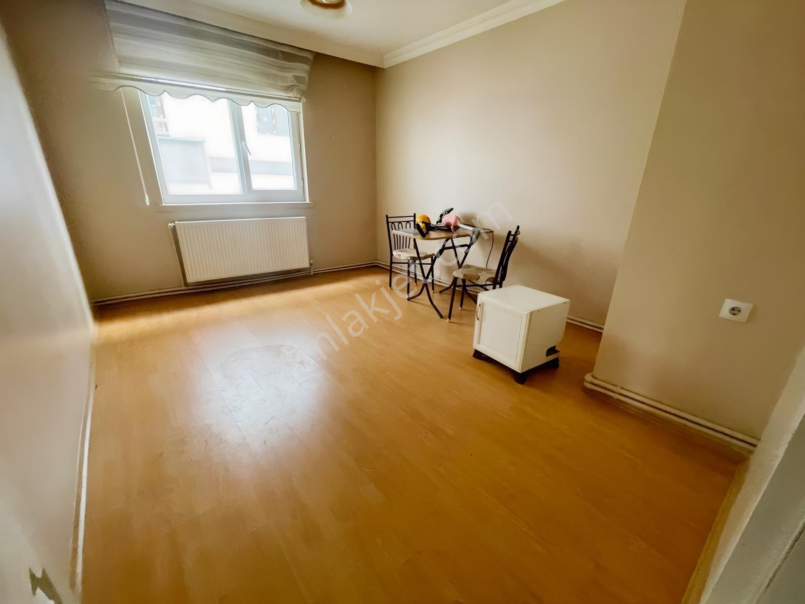 Vatan'da Anavatan Cadde Üzeri 3+1 Giriş Kat Temiz Kiralık Daire - Görsel 7