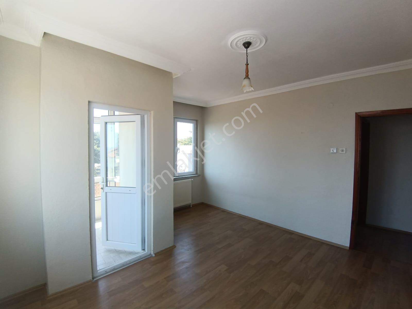 Tekirdağ Süleymanpaşa Vatan Mahallesi’nde Ana Yola Yakın, Ulaşımı Kolay 2+1 Kiralık Daire - Görsel 14