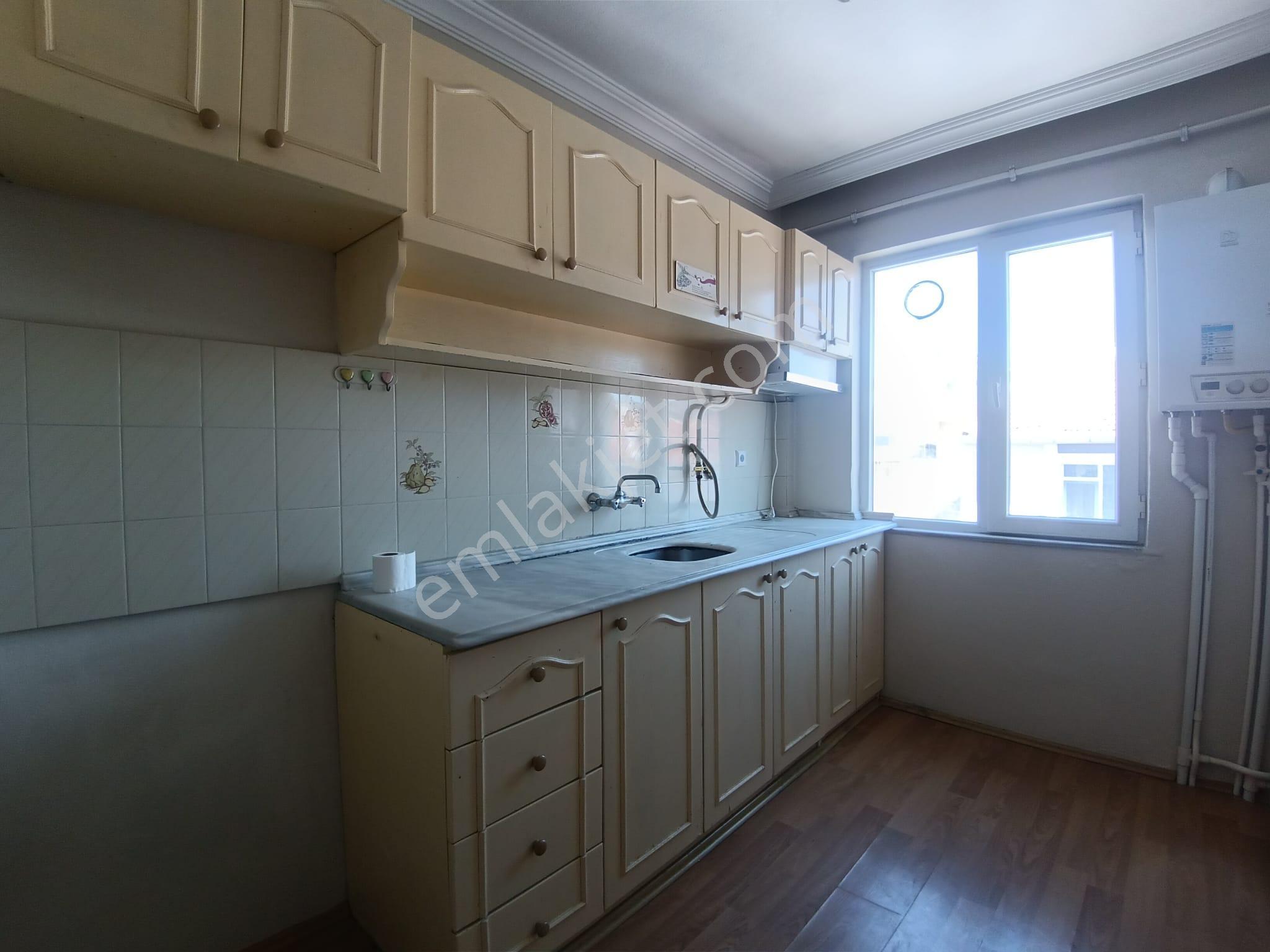 Tekirdağ Süleymanpaşa Vatan Mahallesi’nde Ana Yola Yakın, Ulaşımı Kolay 2+1 Kiralık Daire - Görsel 8