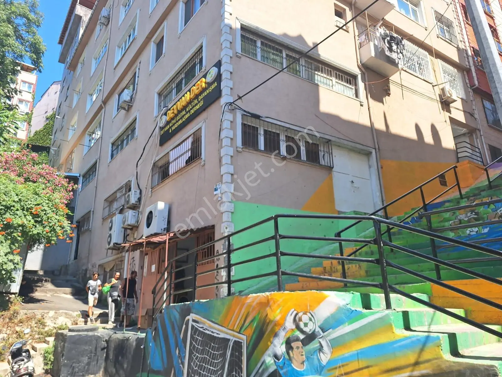 Altın Emlak Vatan'dan Beyoğlu Teşrifatçı Sokakta 100 Metrekarelik Dükkan - Görsel 3